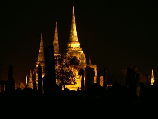 Romantic: Ayutthaya by night