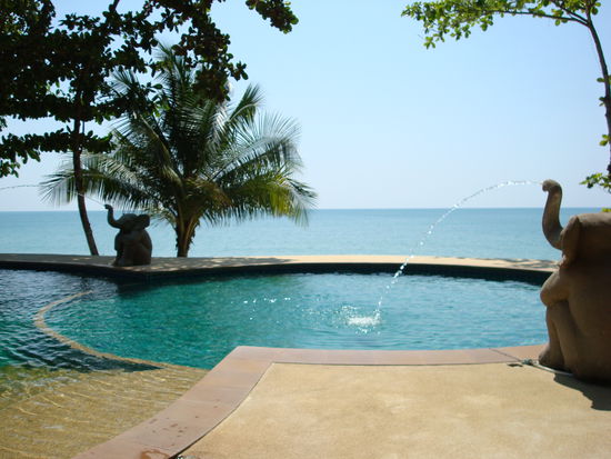 Paradies... unser Pool, unser Meer,...