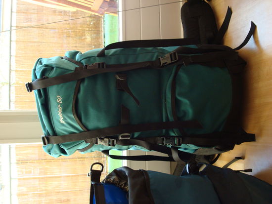 (bitte Kopf drehen, hihihi)und so sieht er aus, mein bester Freund fuer die naechsten 4 Wochen.