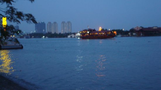 Liebe auf den zweiten Blick: HCMC bei Nacht.