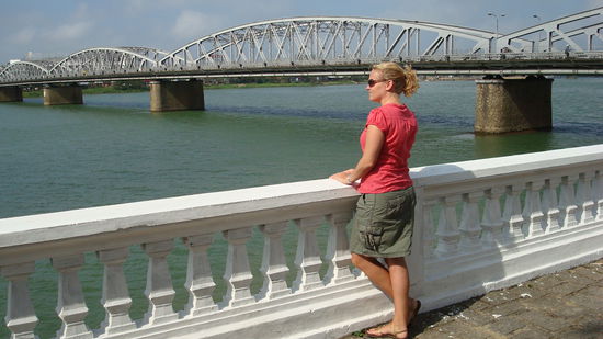 mir faellt die Szene aus Harry Potter ein, als Hermine sich von hinten sieht: "Sche***, so schaut meine Frisur von hinten aus..." 