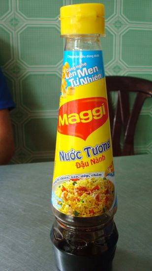 ihr seht also: ich bin BESTENS versorgt... mein Sponsor im echten Leben: Maggi... auf Reisen uebernimmt Ohropax diesen Job (des Sponsors natuerlich, nicht der Wuerze...)... ipod waere auch noch eine Moeglichkeit gewesen... 