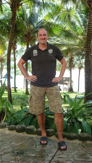 Rainer ist braun wie Roberto Blanco UND hat abgenommen... tz...