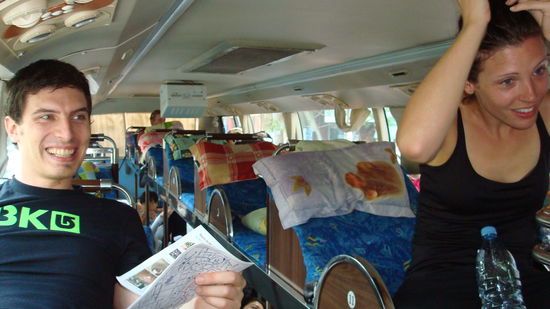 Sleeping-bus! obwohl Schlaf ja ueberbewertet wird, sagt unser Arzt...