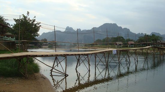 Vang Vieng: take me to the OTHER SIDE...
