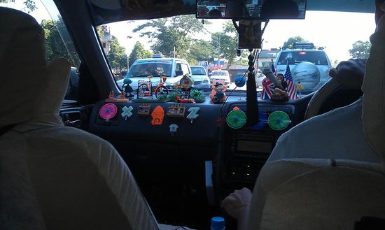 Yangon Taxi. Finde den Fahrer... 