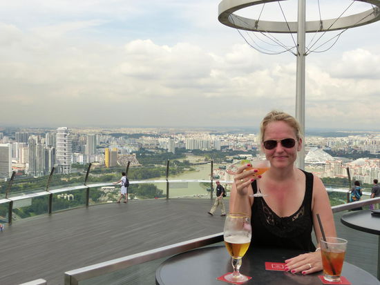 An der Bar des Marina Bay Sands Hotels