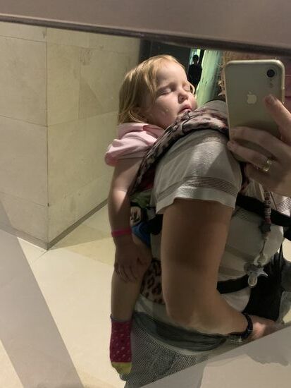 Superman auf dem Heimweg. 15 min u deshalb turnt sie bis um 23 Uhr!