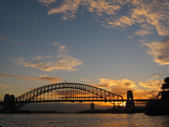 die Harbour Bridge im Sonnenuntergang