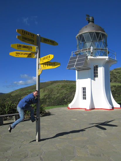 Cape Reinga und Annette, die Quatsch macht 