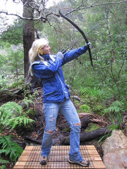 Lord of the Rings - Legolas in Rivendell: es wurde dort jetzt für die Fans eine Plattform errichtet, damit die Natur unter so viele Besuchern nicht leidet.