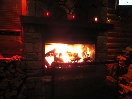 abendliches Relaxen am Feuer