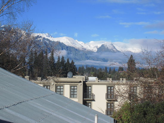 dies war der Blick von meinem Hostel aus auf die Berge...so schön!!!