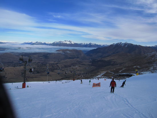 wir begeben uns zu Fuss hinunter...vorne in rot seht ihr Richard