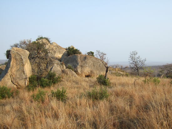 Die schoene Natur im Kruger Park.
Ich fand diese Steinformationen immer wieder toll.