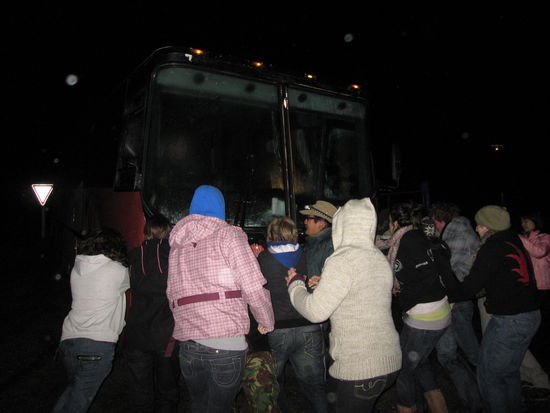 und weil die Batterie dann auch noch leer war: alle man anschieben, bitte!