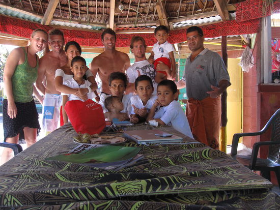 Die Familie von Sina Pj Beach Fales, meine drei Jungs und ich