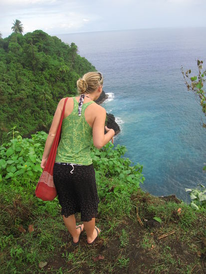 "Hui, hier geht es aber steil herunter und da ist ja nicht einmal eine Absperrung!"