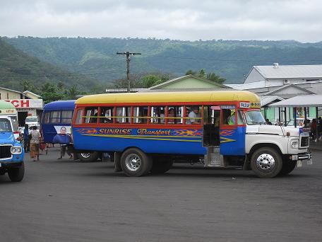 so sehen die Busse auf Samoa aus