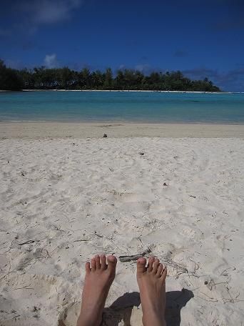 schöne Stimmung am Muri Beach, meine Füße geniessen die Sonne