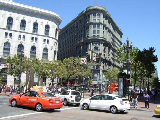 reges Treiben in den Straßen von San Francisco
