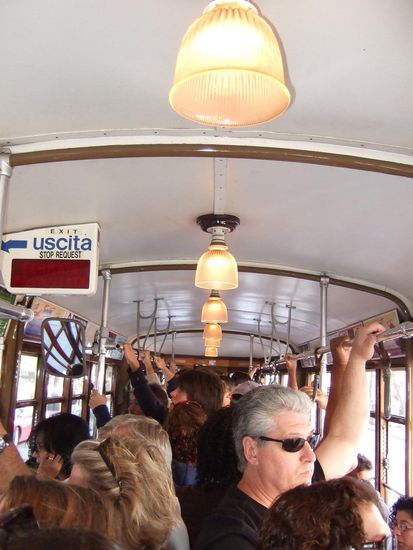 mit der Tram unterwegs...auch hier waren noch ein paar mehr Touristen unterwegs 