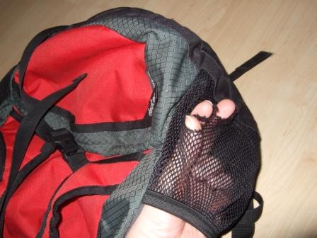 Löcher von Rattenbissen in meinem kleinen Backpack