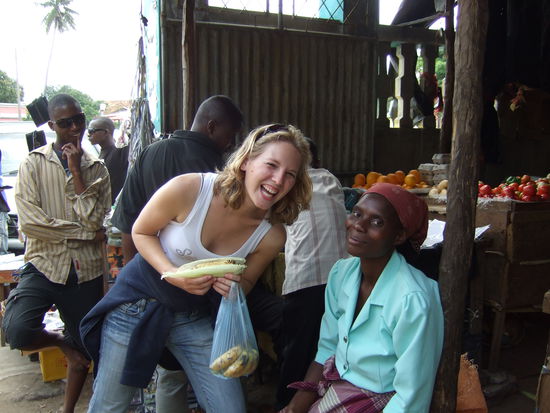 bei dieser Frau habe ich meinen Maiskolben gekauft (ihr war das Foto ein bisschen unangenehm  )