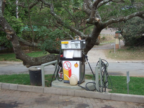 Lustige Tankstelle, oder?
Hier konnte man in Cintsa tanken.