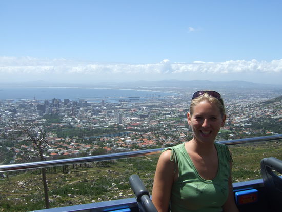 Ich bei unserer Bustour
(im Hintergrund Kapstadt)