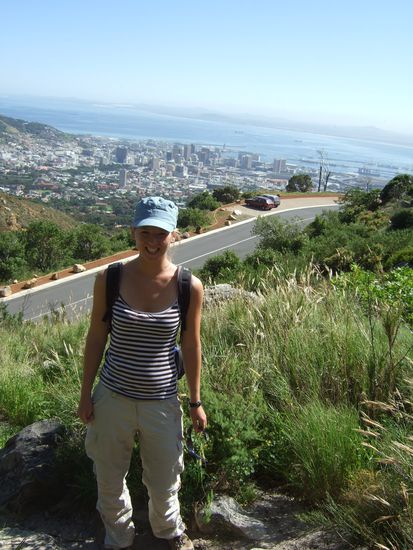 der Aufstieg auf den Tafelberg beginnt
(ich bin hoch motiviert  )