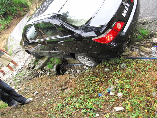 oh, oh...wie soll er da nur je wieder wegkommen?