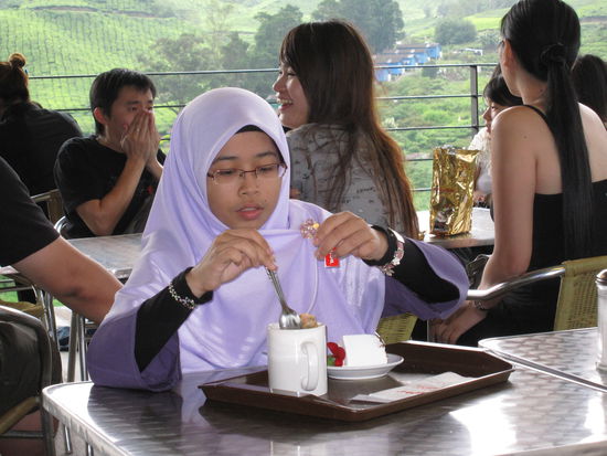 ...und auch sie trank einen Tee.