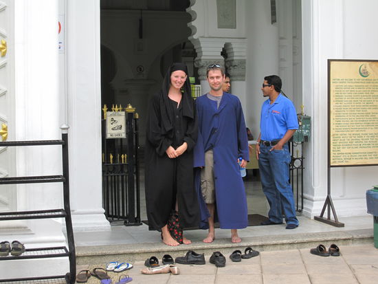 ich habe das mit dem Kopftuch nicht so hinbekommen, irgendwie hat mir das keiner gezeigt, deshalb sieht das jetzt vllt. ein bisschen komisch aus.