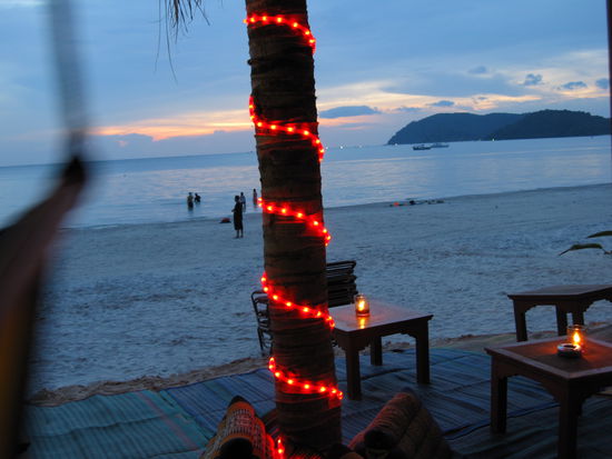 Tschuess, Yellow Cafe