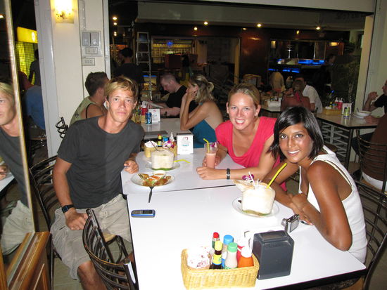 Matt, Sirah und ich beim Dinner