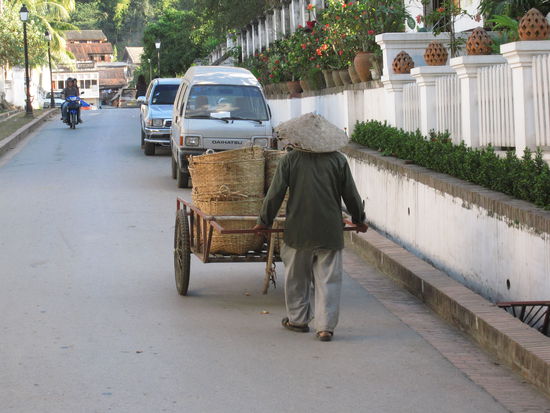 auf den Strassen Luang Prabangs