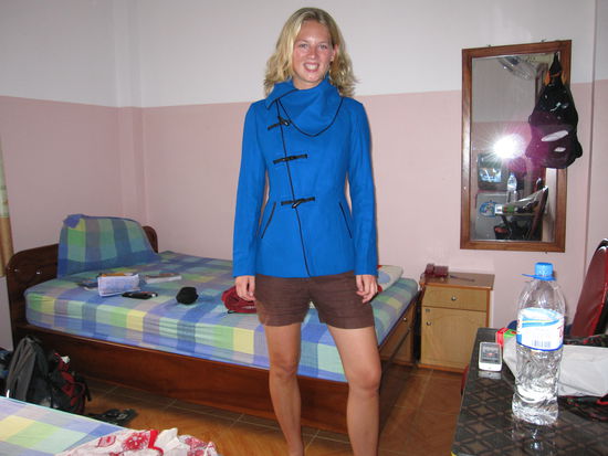 meine neue Winterjacke
- uebrigens spaeter in Saigon in meinem Guesthouse Zimmer aufgenommen, das war bei ueber 30 Grad ziemlich warm mit der Jacke 