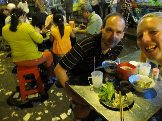 Michael und Annette bei unserem vietnamesischen Abendessenserlebnis