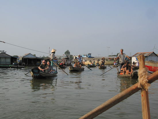 und so schipperten wir dann auf dem Mekong entlang