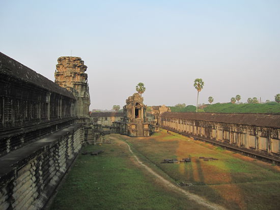 Angkor Wat in fruehmorgendlicher Stimmung