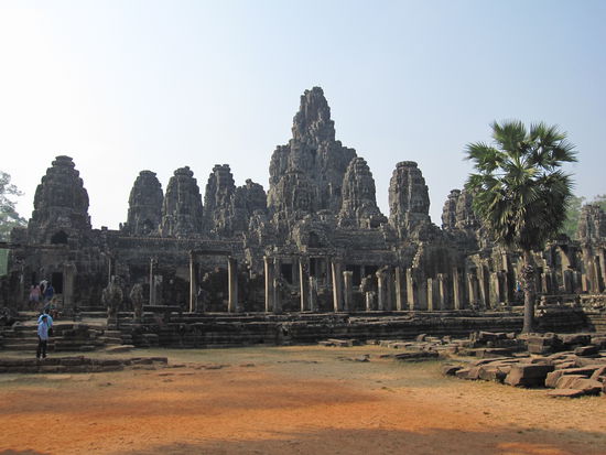 Bayon...der Tempel mit den 216 Gesichtern...schaut einmal auf dem naechsten Foto genauer hin.