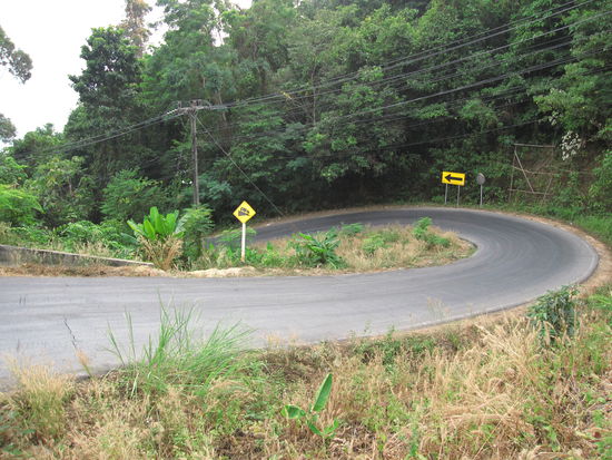 und so sehen die Strassen auf Ko Chang aus, kein Wunder, dass man sich hier mit dem Motorbike hinlegt