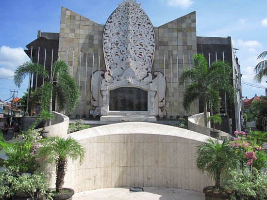 Erinnerung an die Bombenattentate in Kuta: Denkmal