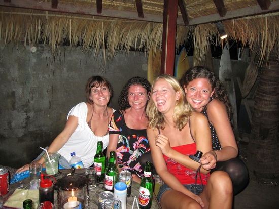 Tschuess, Maedels...an unserem letzten gemeinsamen Abend