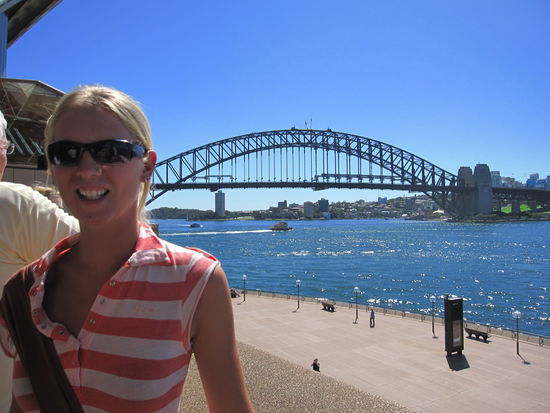 vom Inneren des Opera House gesehen: die Harbour Bridge