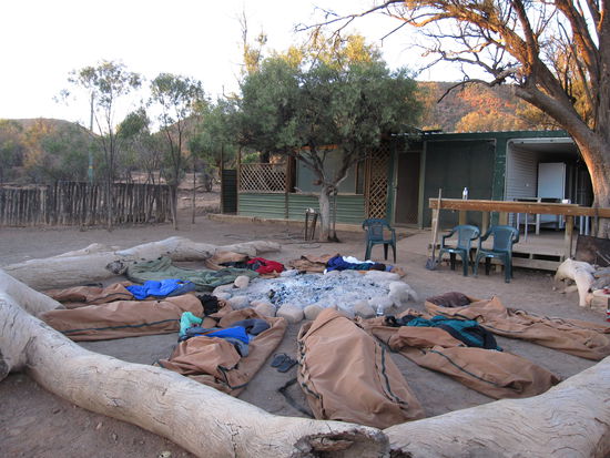 so haben wir geschlafen...dies sind uebrigens die Swags von denen ich die ganze Zeit schon berichte