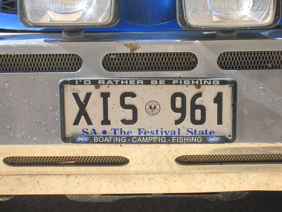 I'd rather be fishing ...na dann leg mal los...dieses Auto stand vor dem Pub herum