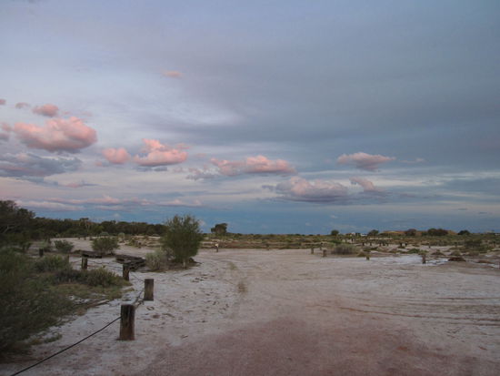 auf geht es zu den Dalhousie Hot Springs...Abendstimmung