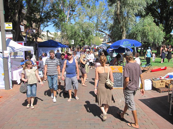 auf dem Sonntagsmarkt in Alice Springs